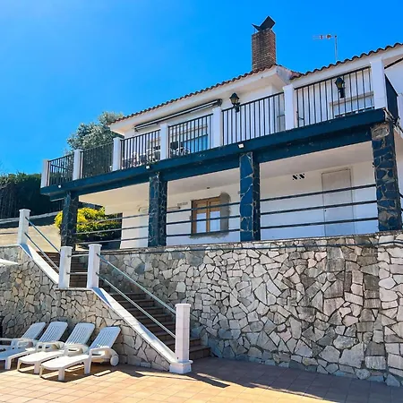 Tranquil With Private Pool & Views