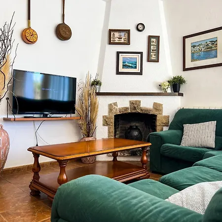 Tranquil With Private Pool & Views