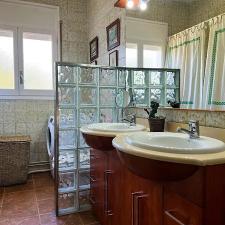 Tranquil With Private Pool & Views Chalet
