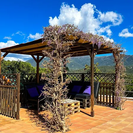 샬레 Tranquil With Private Pool & Views Sant Cebrià de Vallalta