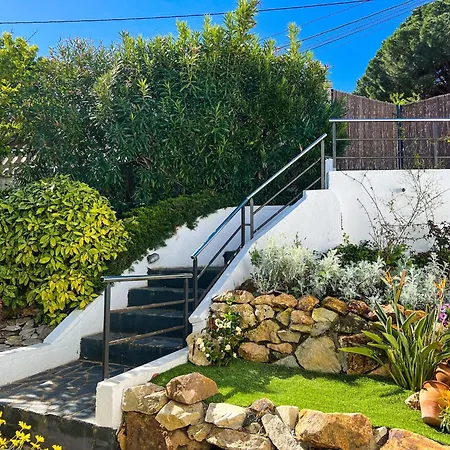 Tranquil With Private Pool & Views